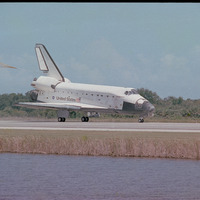 STS-113 Landing C