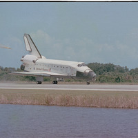 STS-113 Landing A